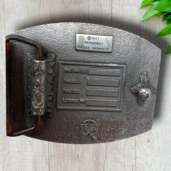 Vintage Fossil Sz 34 Brown Leather Belt 1977 Bergamot Brass Works Masonic Buckle - Picture 4 of 7